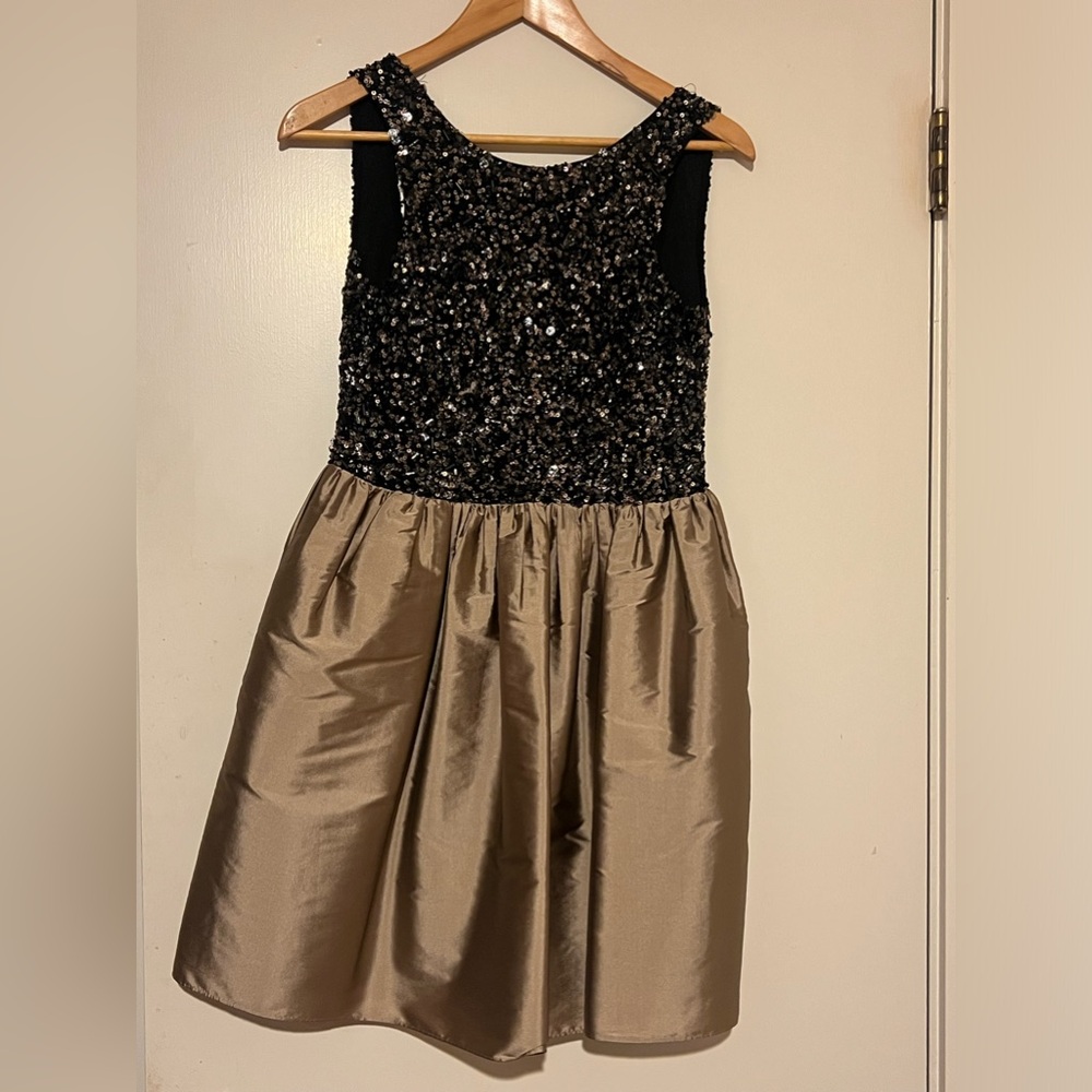 ADRIANNA PAPELL, SEQUIN SLEEVELESS COCKTAIL DRESS (pre-owned) dry cleaned size 4 - Picture 15 of 15